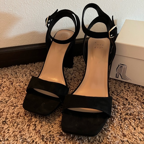 A New Day Black Open Toe Heels 👠 - Picture 5 of 8
